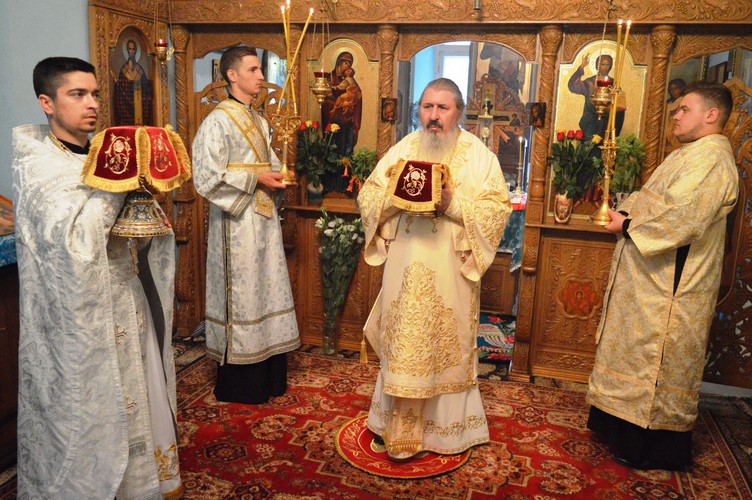 ips-mitropolit-si-exarh-petru-la-paraclisul-mitropolitan-7-august-2016-6