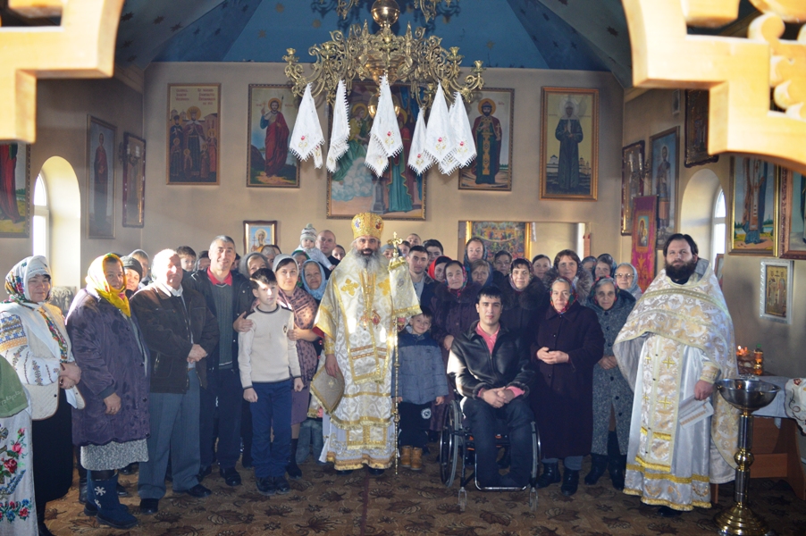 ps-antonie-de-orhei-la-biserica-sfintii-martiri-brancoveni-din-ialovani-1-ianuarie-2017-5