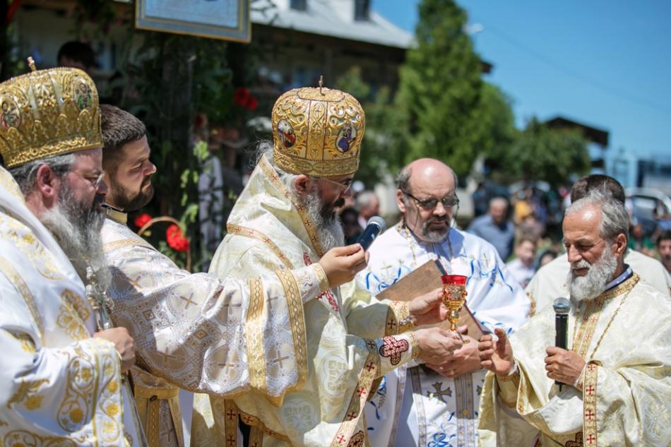 ps-antonie-episcop-ales-de-balti-la-sfintirea-bisericii-schitului-codaesti-vaslui-movila-lui-burcel-28-mai-2018-0-0_0