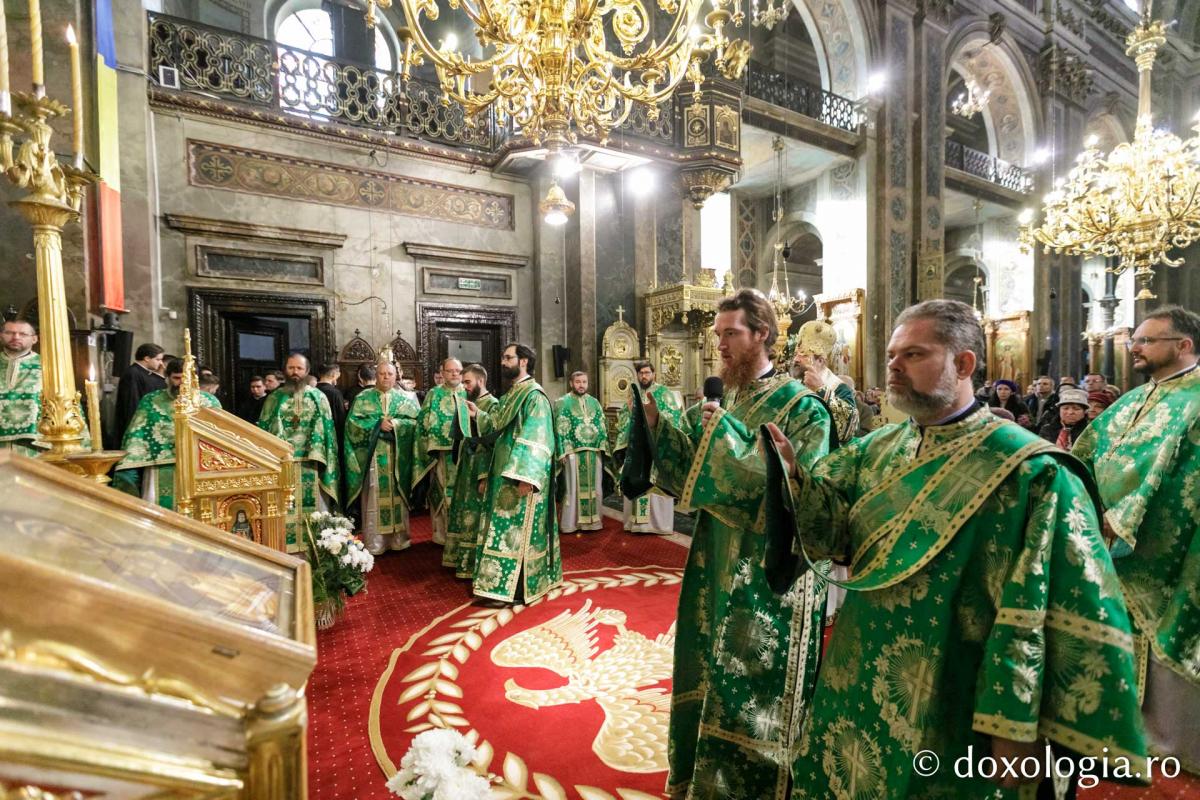 liturghie_catedrala_mitropolitana_iasi_ps_nichifor_11_oct_2022_-_foto_silviu_cluci_redim_7285